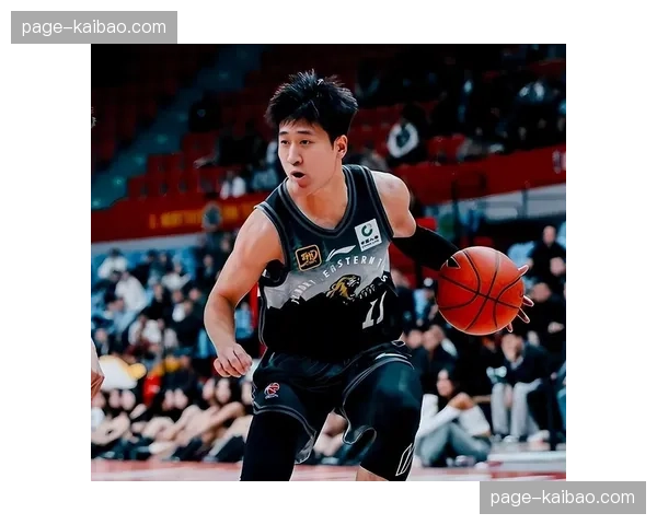 姜伟泽命中关键三分，曾繁日贡献宝贵进攻篮板