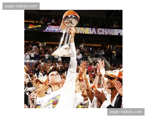 “菲尼克斯水星队后卫戴安娜·陶乐西确认将出战个人第22个赛季”